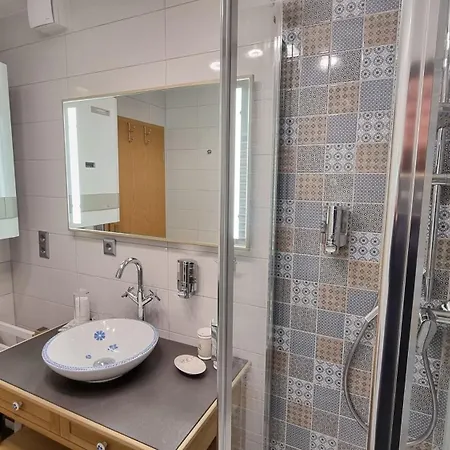 Kapitaenshaus Steuerbord - 63-01 *